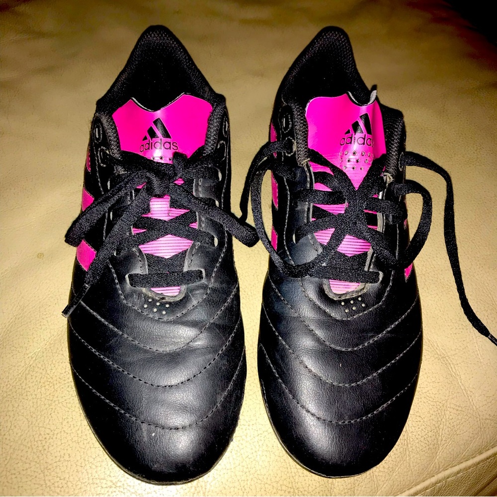 4/20$💚Adidas Soccer shoes Girly